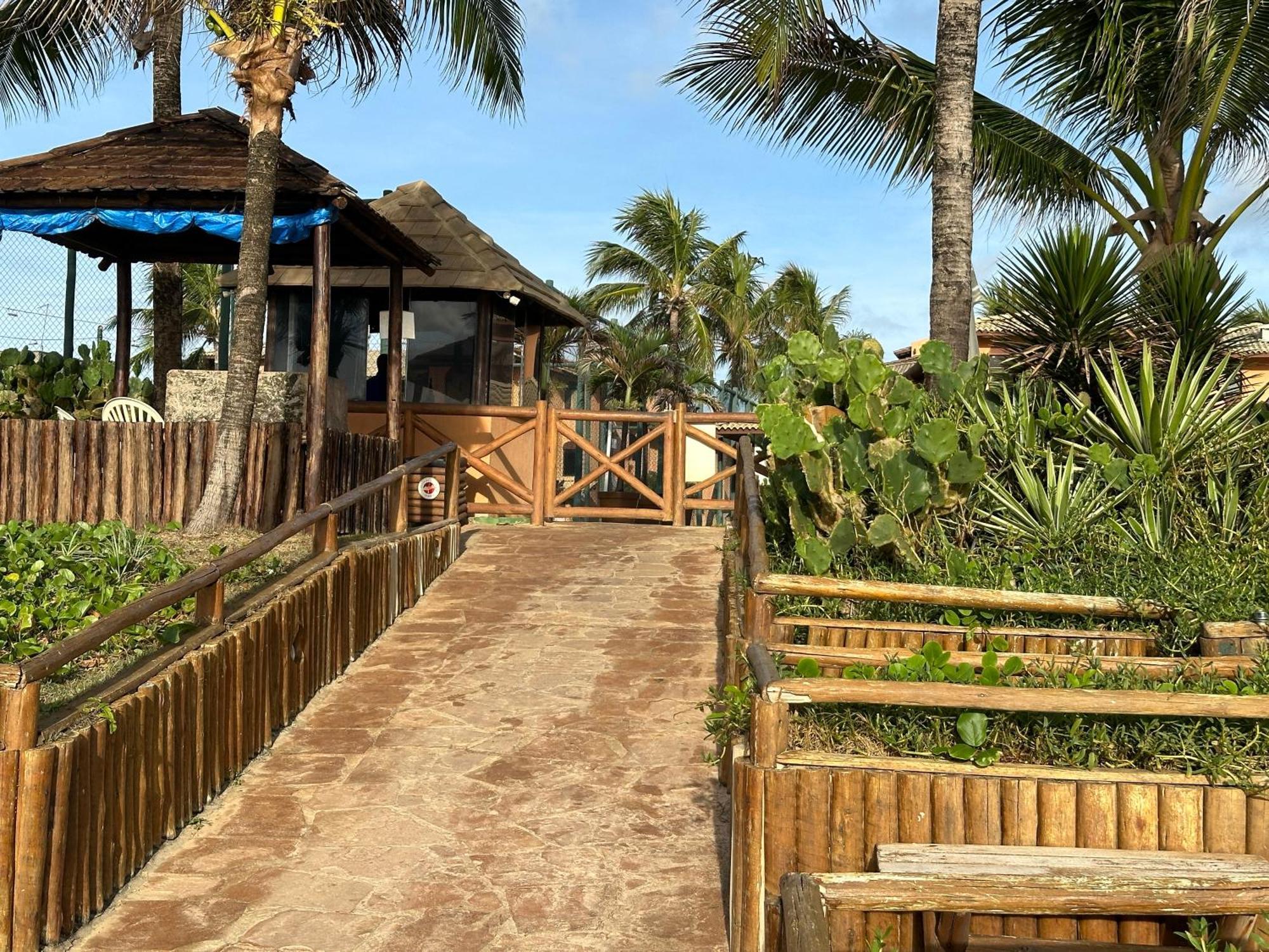 Flat Guarajuba 4 Quartos Terreo A Beira Mar - Pe Na Areia - Governanca Com Arrumadeira E Wi Fi Inclusos Camassari Exterior photo